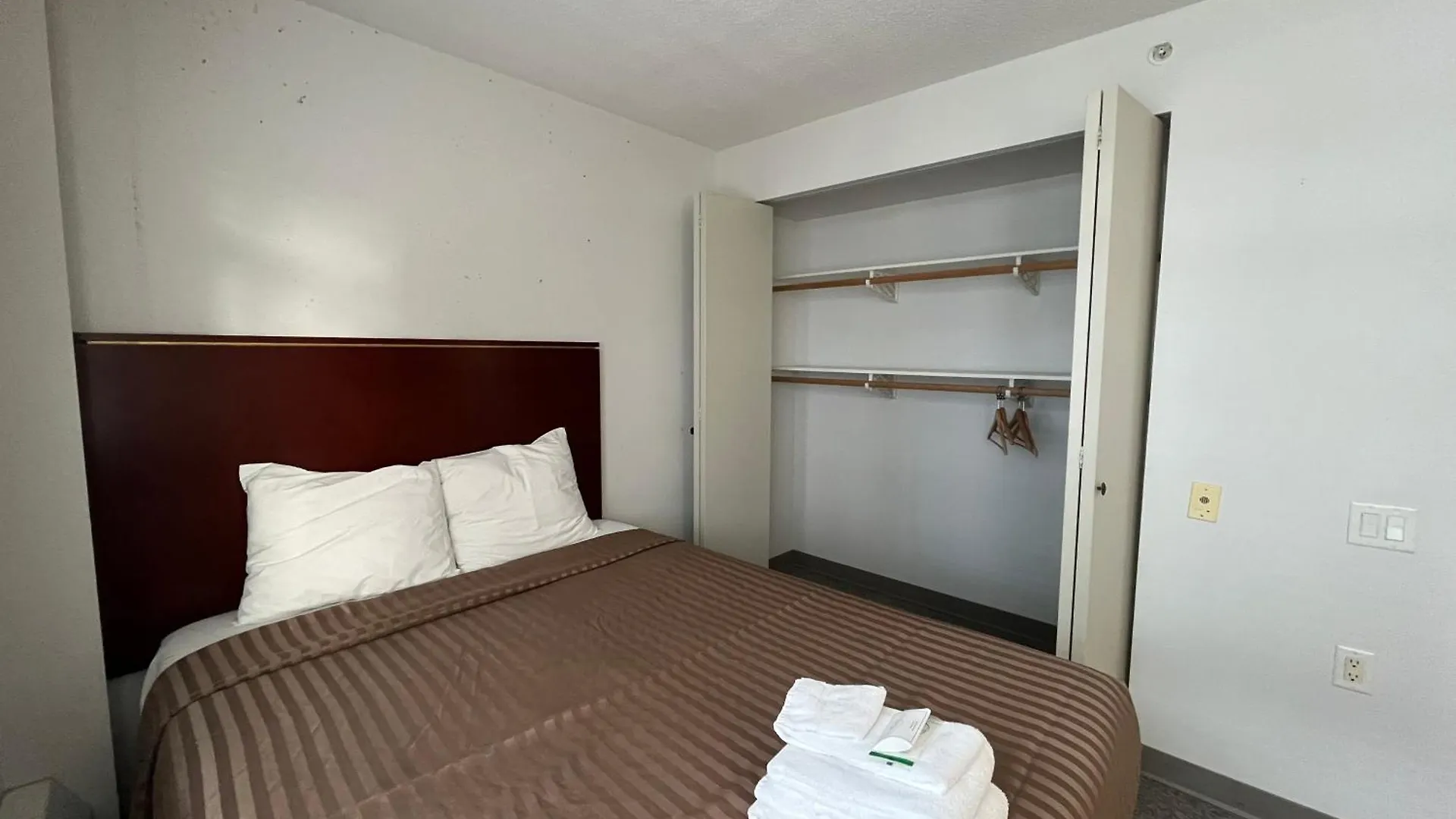 Carey Centre On Ubc Campus Apartment Vancouver